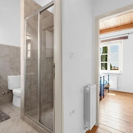 Сasa de vacaciones Cozy In With Outdoor Swimming Pool